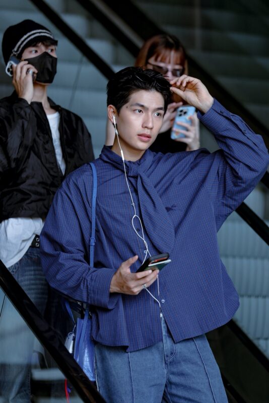 Concept “Flash Paparazzi” – Thần Thái Ngôi Sao Với Hiệu Ứng Flash Đậm Chất Giải Trí