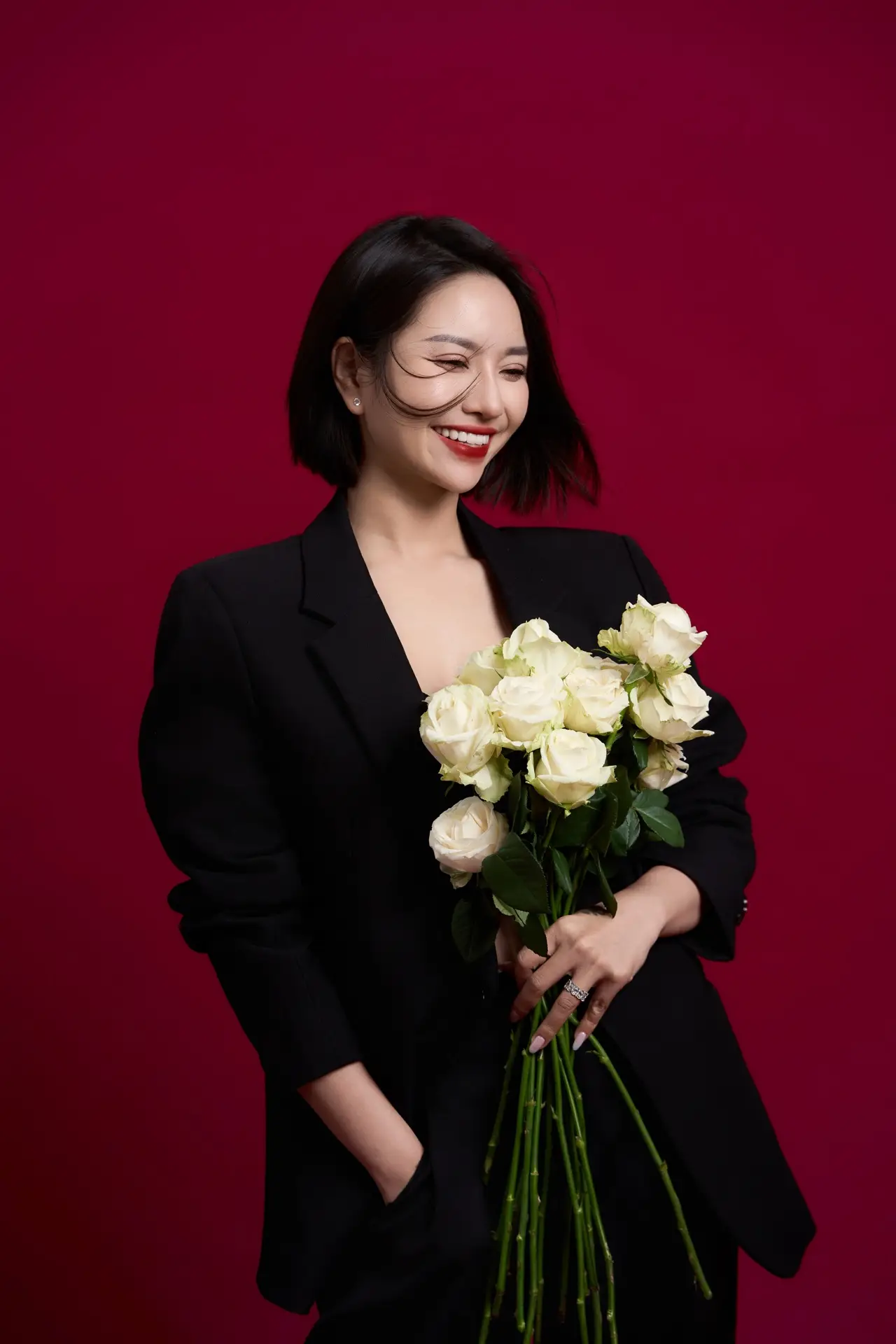 Concept “Scarlet Beauty Shot” – Beauty Close-Up Tông Đỏ Quyến Rũ Và Sắc Sảo - Ảnh 6