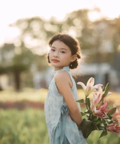 Concept “Golden Petals” – Khi Hoàng Hôn Nhuộm Vàng Những Cánh Hoa 🌅