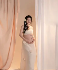 Alternative view of Concept “Love in Bloom” – Tình Yêu Nở Hoa Qua Từng Cái Ôm Của Mẹ Và Bé 🌸